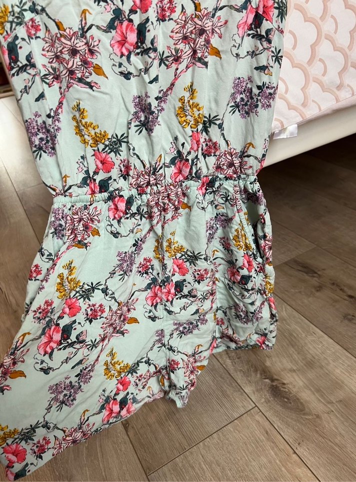 Turkuaz Çiçek Desenli Kısa Tulum - Görsel 3