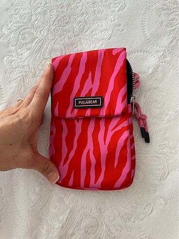 Pembe çanta