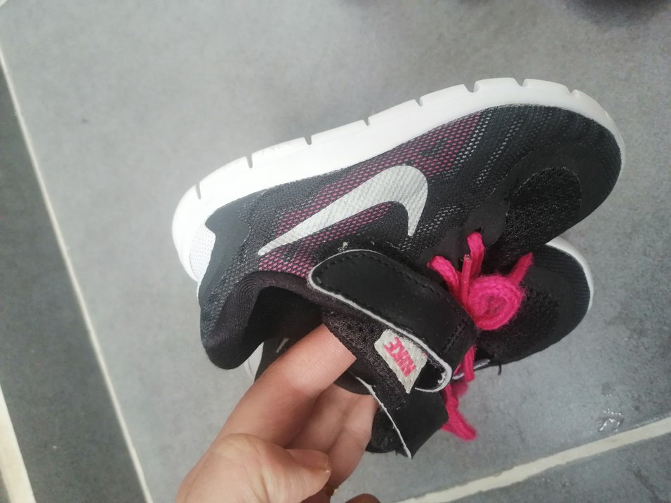 Kız Çocuk Siyah-Pembe Nike Spor Ayakkabı - Görsel 3