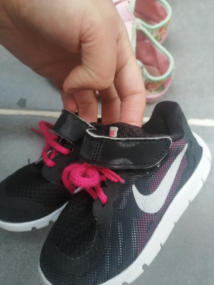 Kız Çocuk Siyah-Pembe Nike Spor Ayakkabı - Görsel 5