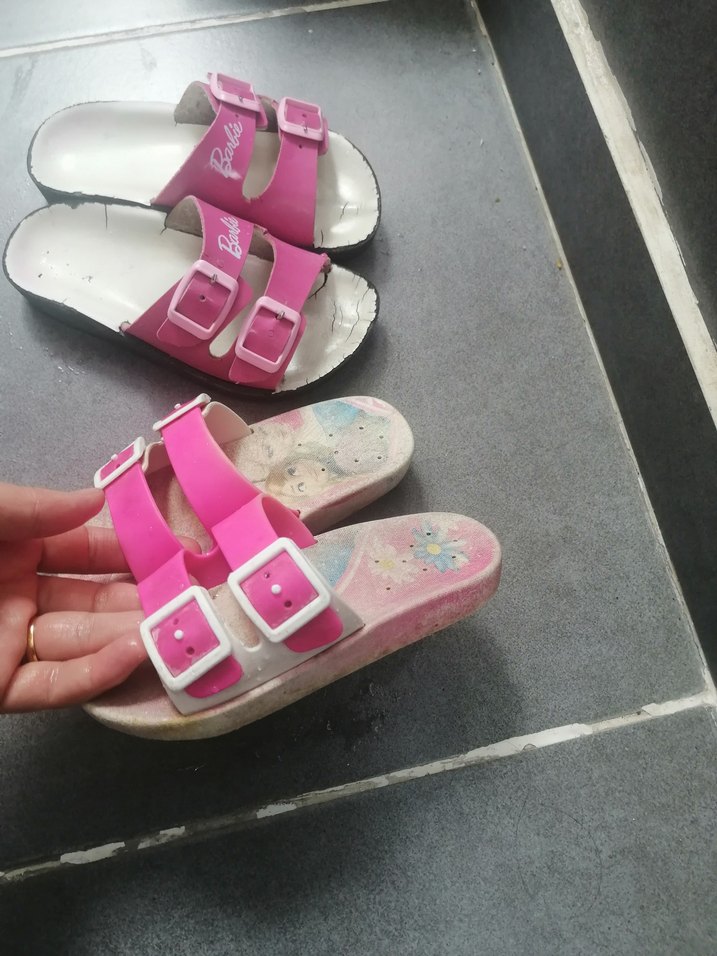 Barbie Pembe Tokalı Kız Terlikleri - Görsel 3