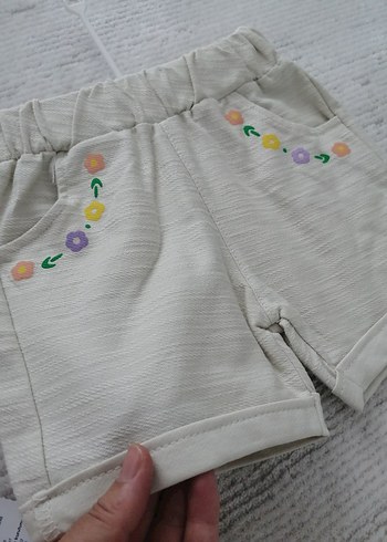 Pembe Nakışlı Kız Bebek Kolsuz Şortlu Takım - Görsel 8