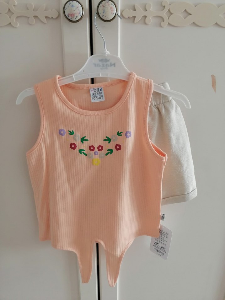 Pembe Nakışlı Kız Bebek Kolsuz Şortlu Takım - Görsel 2