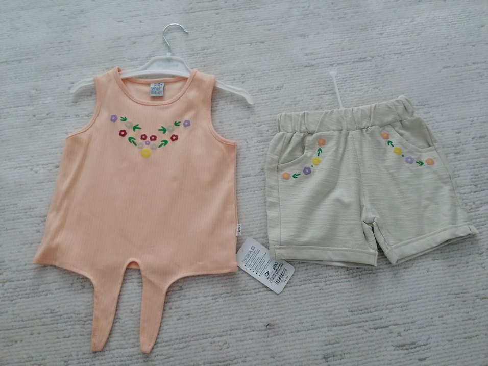 Pembe Nakışlı Kız Bebek Kolsuz Şortlu Takım - Görsel 3