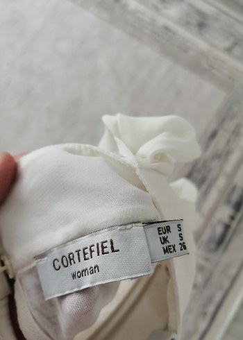 Beyaz Piliseli Kolsuz Halter Yaka Bluz - Görsel 7