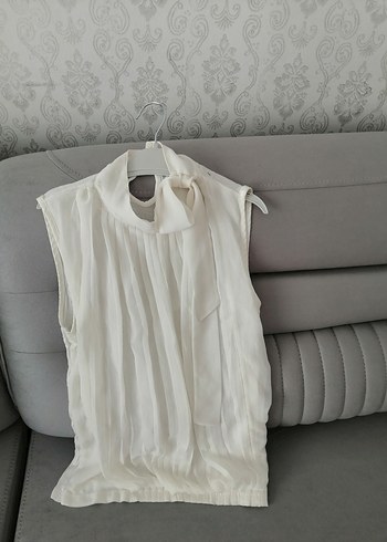 Trendyol & Milla Beyaz Piliseli Kolsuz Halter Yaka Bluz