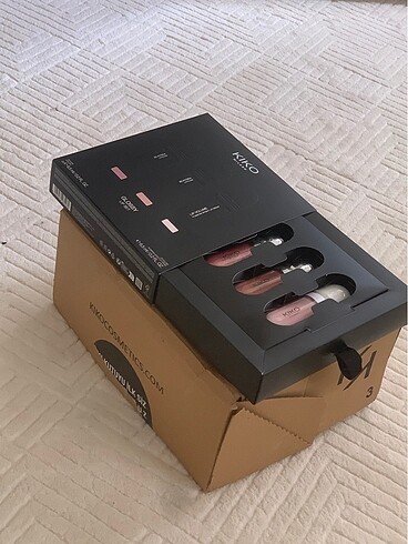 Kiko Gloss Lip Set Glossy Lip Set