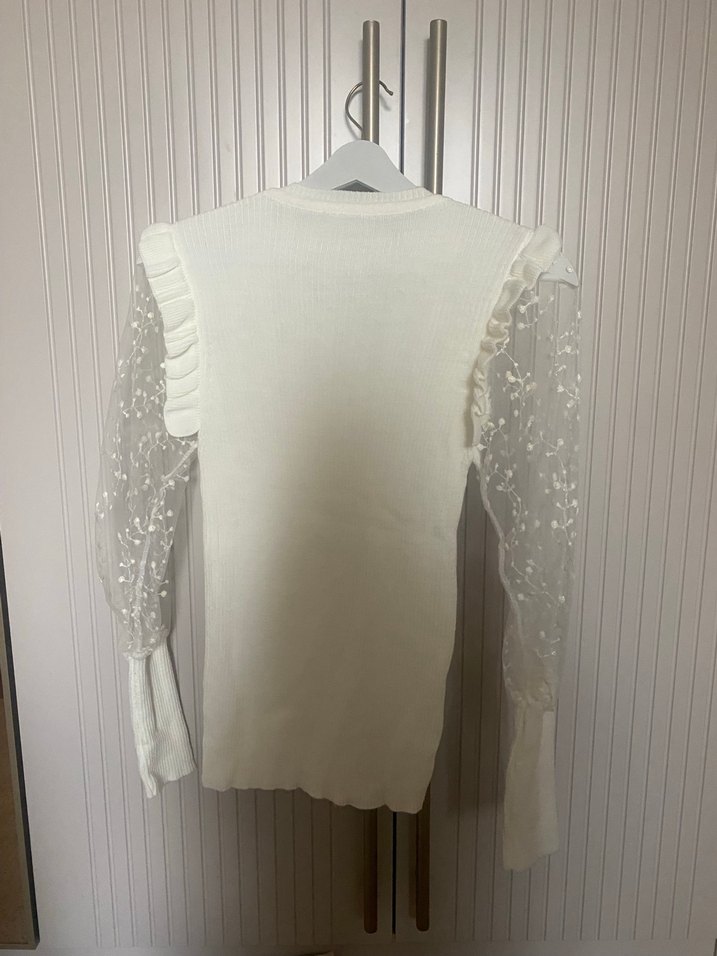 Nakış İşlemeli Beyaz Triko Kadın Bluz - Görsel 2