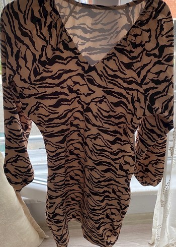 Zebra Desenli V Yaka elbise