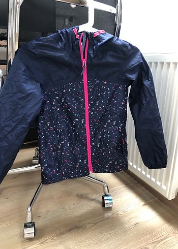 Decathlon Pembe Detayli Lacivert Kapusonlu Yagmurluk Pantolon