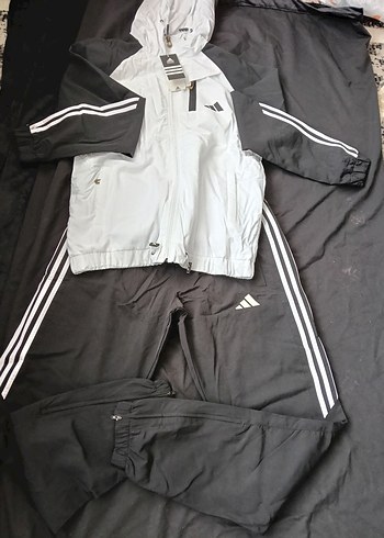 Erkek Beyaz Kapüşonlu Fermuarlı Kolsuz Yağmurluk - Görsel 2