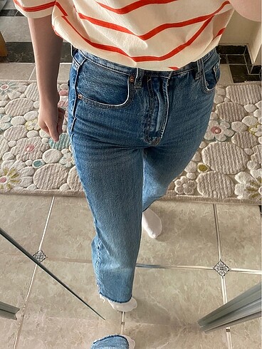 34 Beden mavi Renk Stradivarius jean