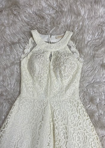 Dantel Detaylı Beyaz Midi Elbise - Görsel 3