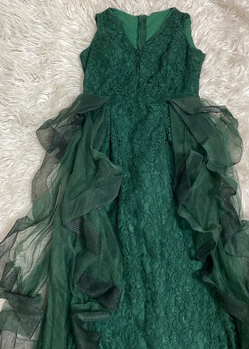 Yeşil dantel ve tül detaylı kuyruklu şık  Gotik Abiye - Görsel 3