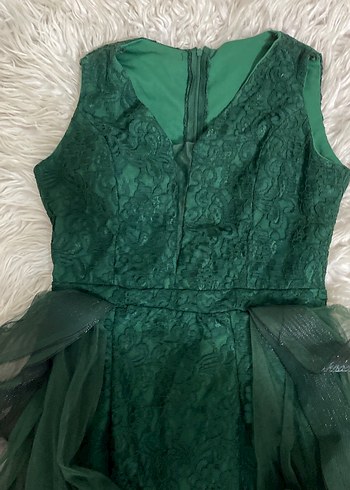 Yeşil dantel ve tül detaylı kuyruklu şık  Gotik Abiye - Görsel 6