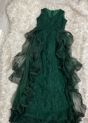 Yeşil dantel ve tül detaylı kuyruklu şık  Gotik Abiye - Görsel 4