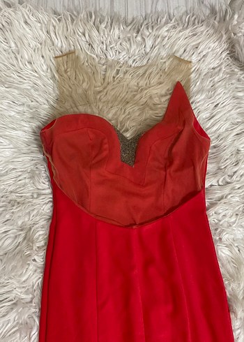 Kırmızı gizli tül ve boncuk aksesuarlı Abiye Elbise - Görsel 4