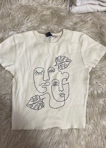 Kız Çocuk baskılı krem tişört - Görsel 3