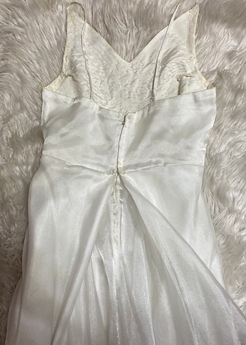 Boncuk İşlemeli V Yaka Uzun Beyaz Kadın Elbise - Görsel 4