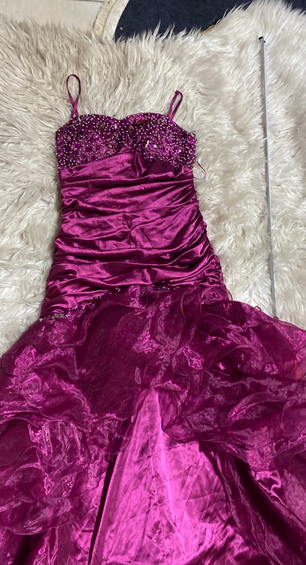 Mürdüm önü kısa arkası Uzun Straplez Fırfırlı Kadın Abiye - Görsel 2