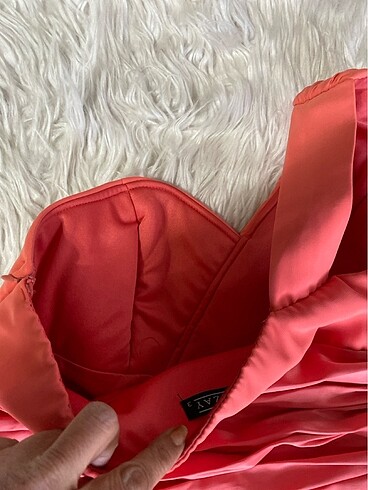 Yavruağzı şifon sten detaylı kuyruklu şık kısa abiye - Görsel 6