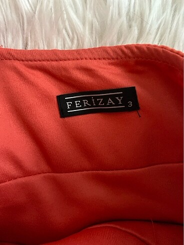 Yavruağzı şifon sten detaylı kuyruklu şık kısa abiye - Görsel 3