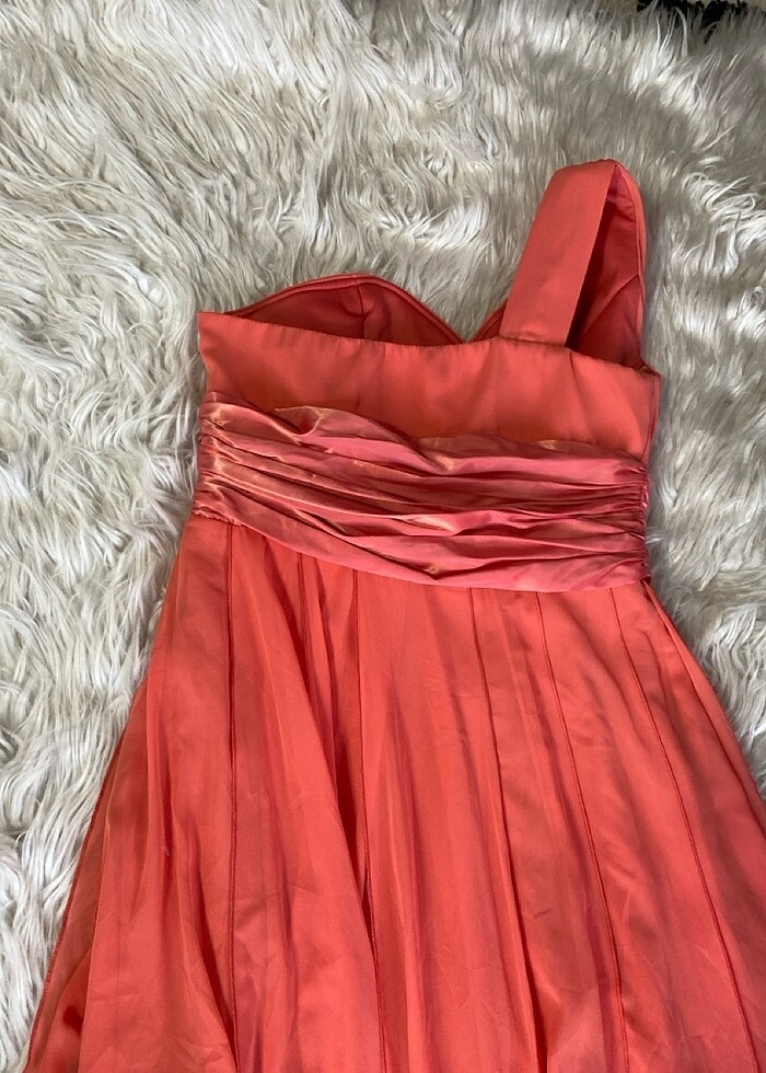 Yavruağzı şifon sten detaylı kuyruklu şık kısa abiye - Görsel 5