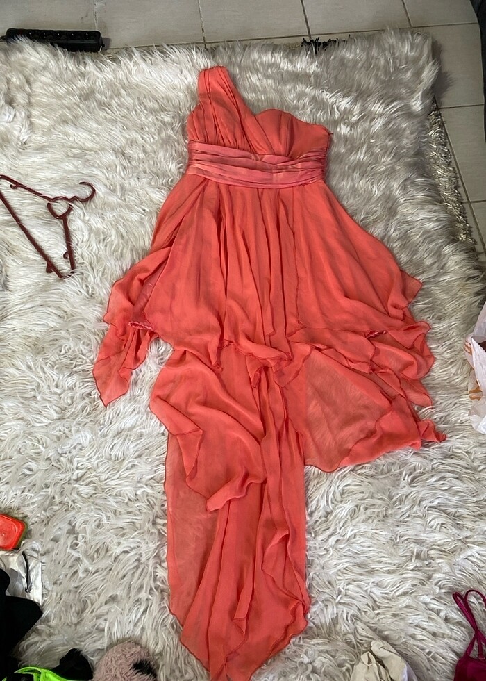 Yavruağzı şifon sten detaylı kuyruklu şık kısa abiye - Görsel 2