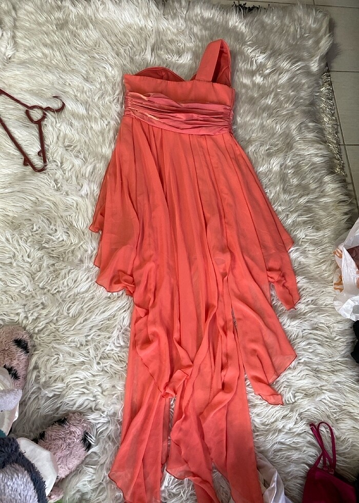 Yavruağzı şifon sten detaylı kuyruklu şık kısa abiye - Görsel 4