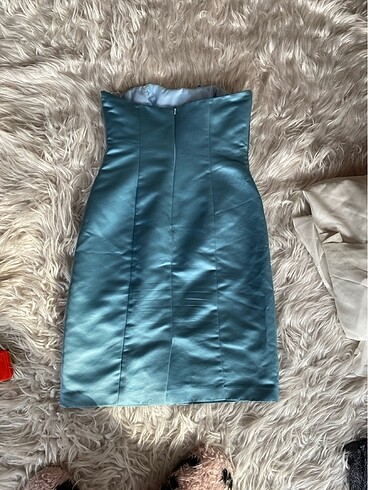 By viola chan mavi ipeksaten kısa abiye - Görsel 3