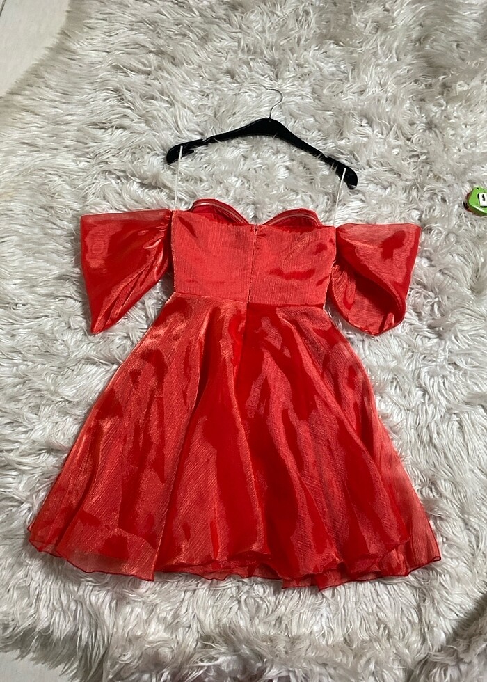 Narçiçeği tülü korsajlı kırmızılı kadın elbisesi çok güzel - Görsel 5