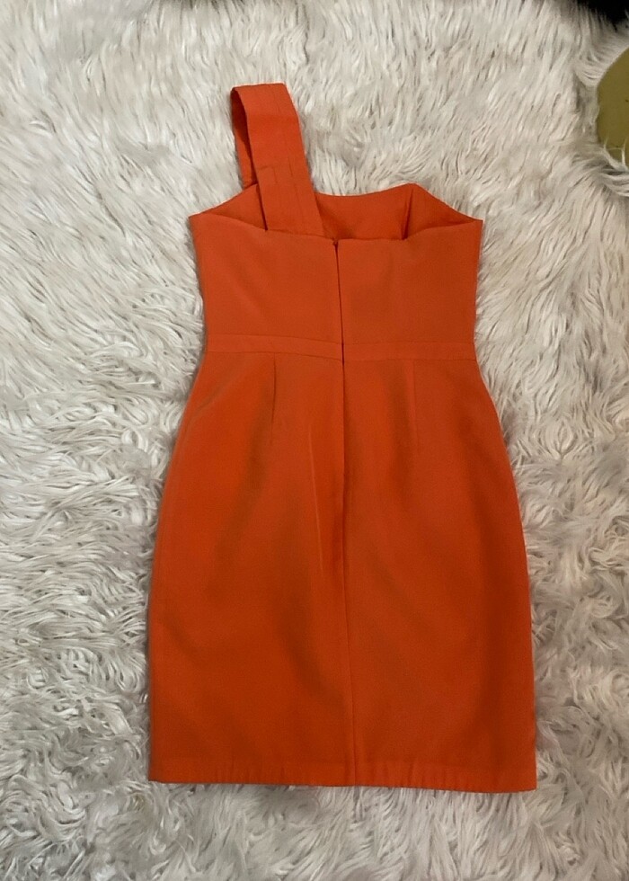 Hakan yıldırım koton turuncu korsajlı tek omuz kısa elbise - Görsel 3