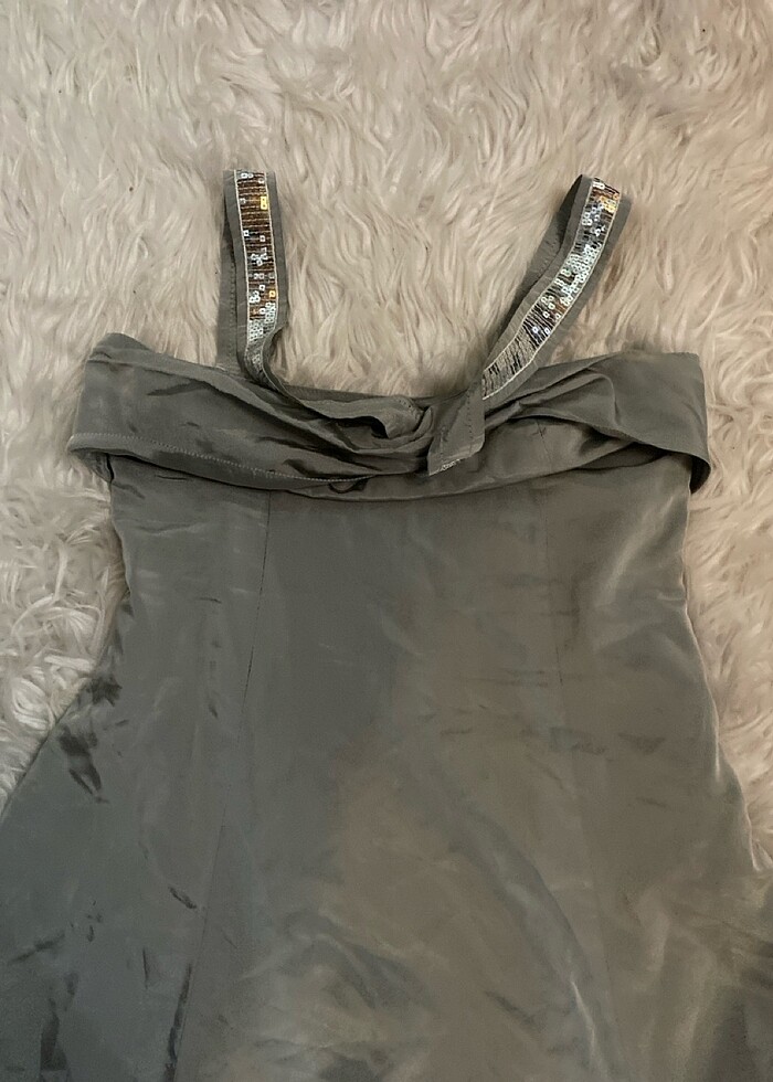 Roman tül ve palet detaylı parlak gri şık abiye - Görsel 3