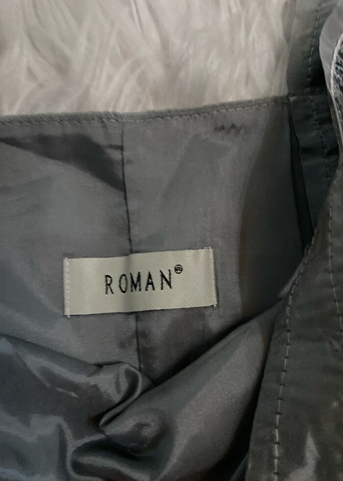 Roman tül ve palet detaylı parlak gri şık abiye - Görsel 4