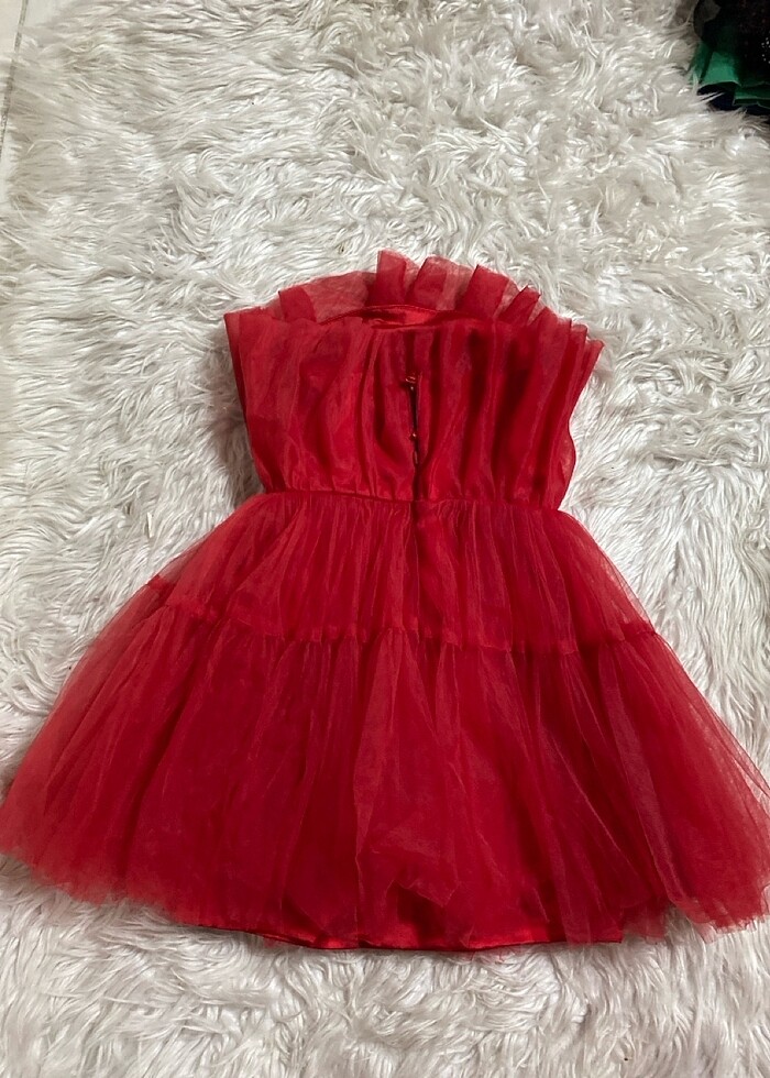 Kırmızı havalı tül detaylı korsajlı şık abiye - Görsel 4