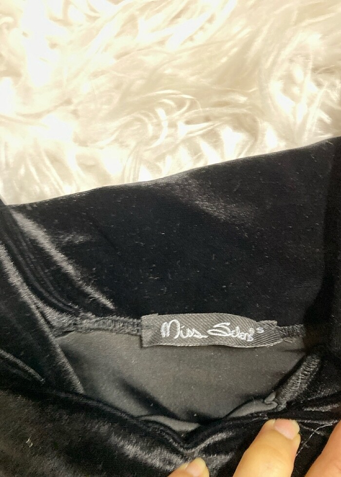 Siyah yımşak kadife likralı düşük omuz - Görsel 4