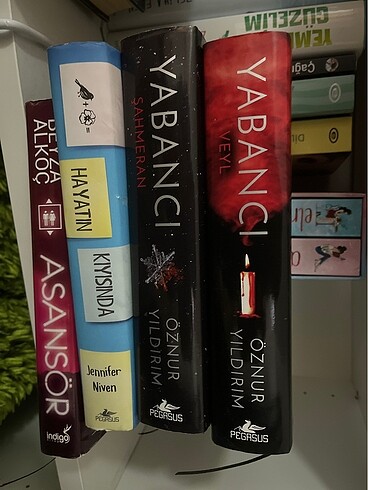 4 kitap özel ilan