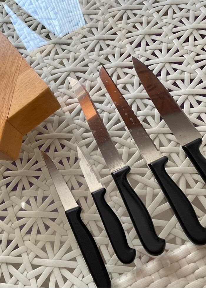 Ahşap standlı 5 değişik boy bıçak seti - Görsel 5