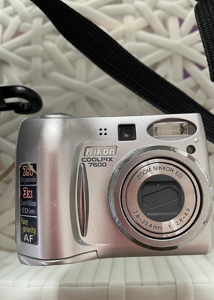 Nikon Coolpix 7600 Fotoğraf Makinesi - Görsel 2