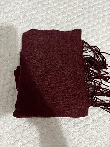 Püsküllü bordo şal