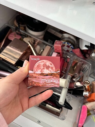 Benefit moone allık sıfır