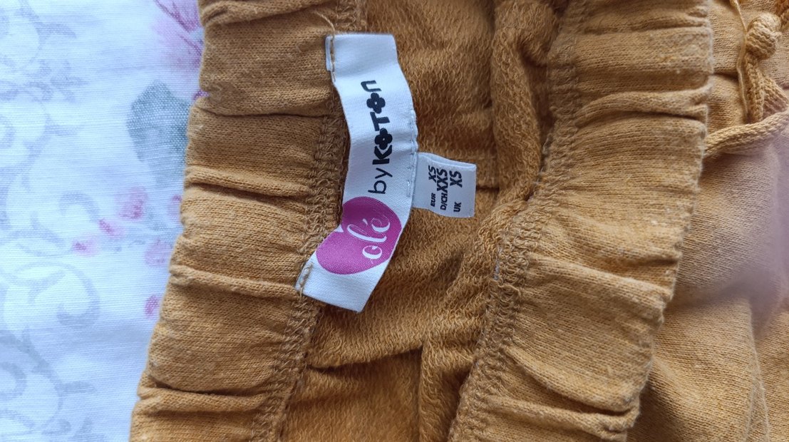 Sarı Pamuklu Rahat Mini Şort - Görsel 3