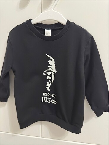 4 Yaş Beden siyah Renk Siyah Atatürk Baskılı Sweat