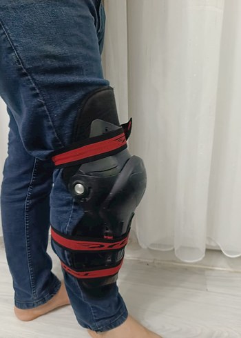 Kemerli Siyah Deri Motosiklet Dizlik - Görsel 12