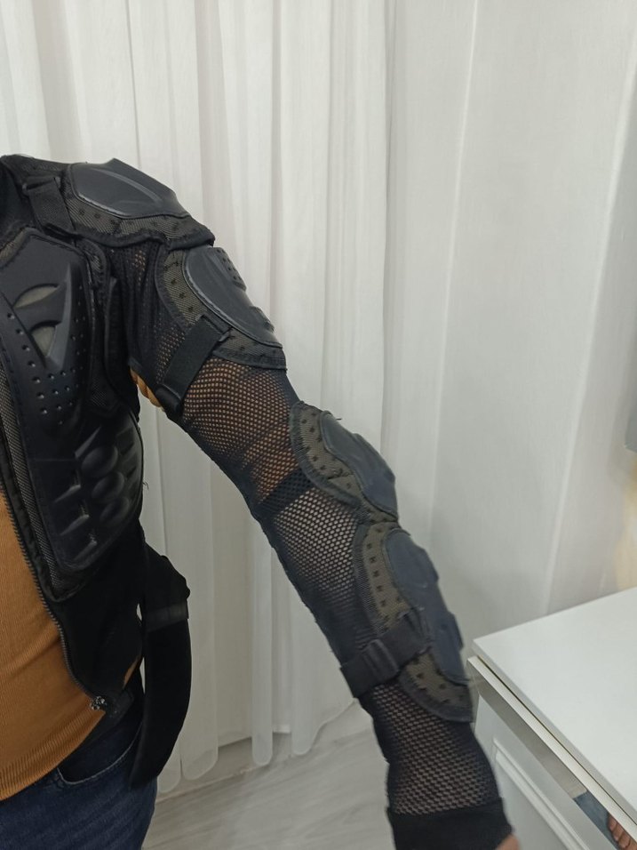 Kemerli Siyah Deri Motosiklet Dizlik - Görsel 4