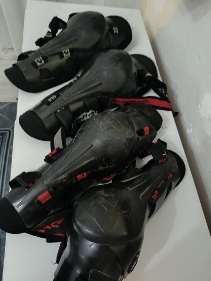 Kemerli Siyah Deri Motosiklet Dizlik - Görsel 5