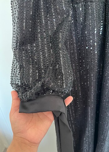 Uzun Kol Pullu Siyah Abiye Elbise - Görsel 3