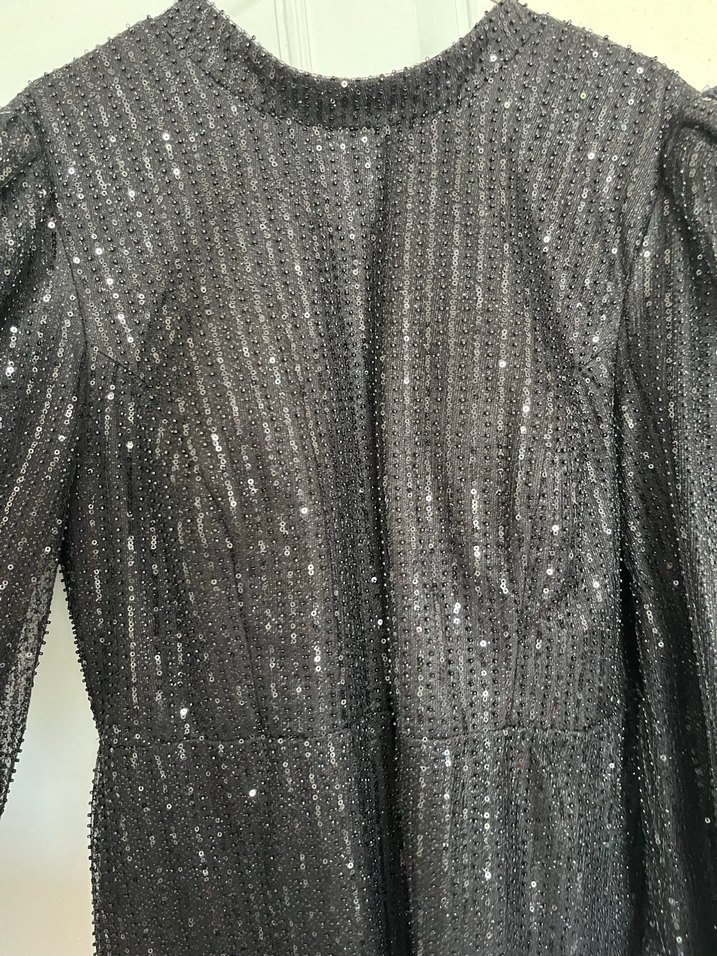 Uzun Kol Pullu Siyah Abiye Elbise - Görsel 4