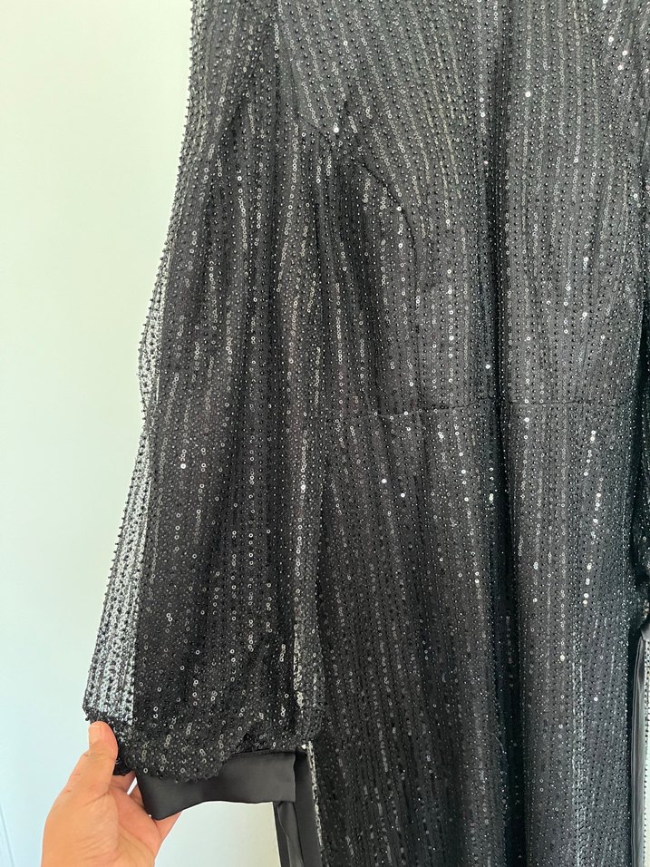 Uzun Kol Pullu Siyah Abiye Elbise - Görsel 2