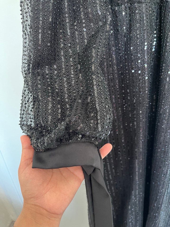 Uzun Kol Pullu Siyah Abiye Elbise - Görsel 3